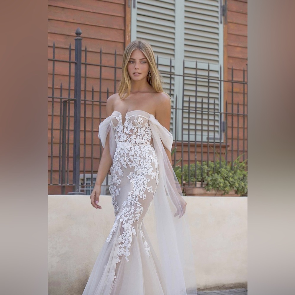 Berta Privee 21-P106 (No. 5) Wedding Dress